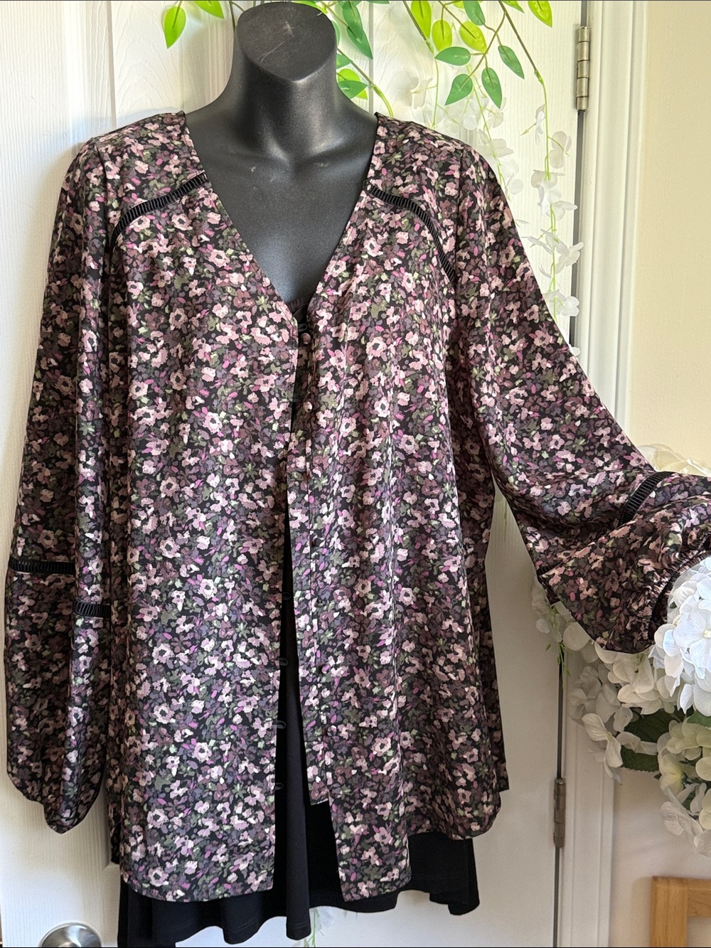 Reitmans Floral Print Top in Purple, Pink, Olive & Black Background, Balloon V